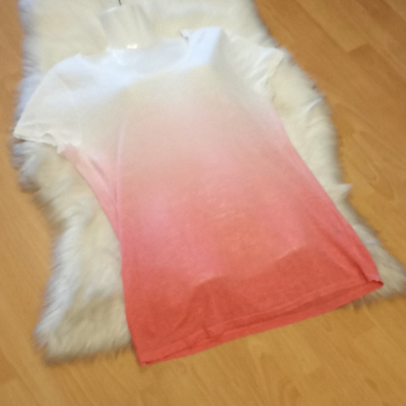 Two by Vince Camuto Linen Ombre Top - Picture 8 of 10